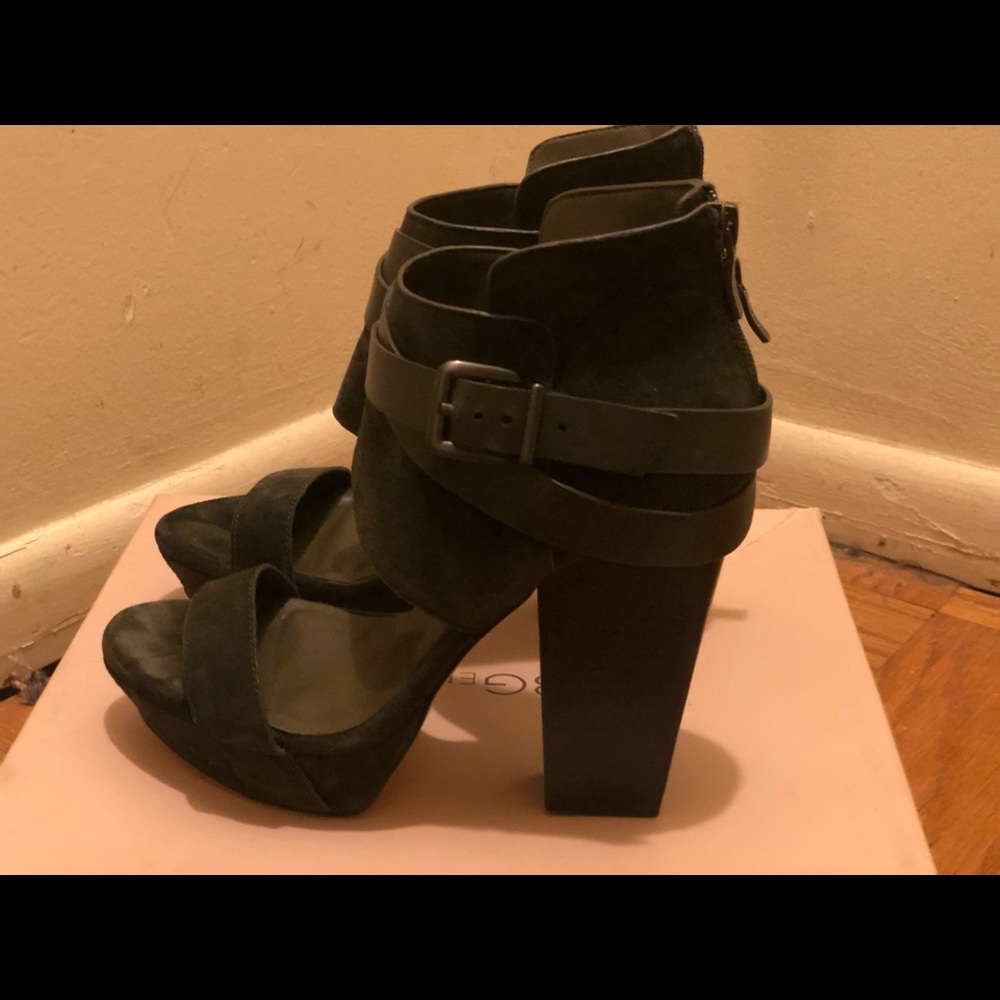 Bcbg Generation Platform Pump. - image 4